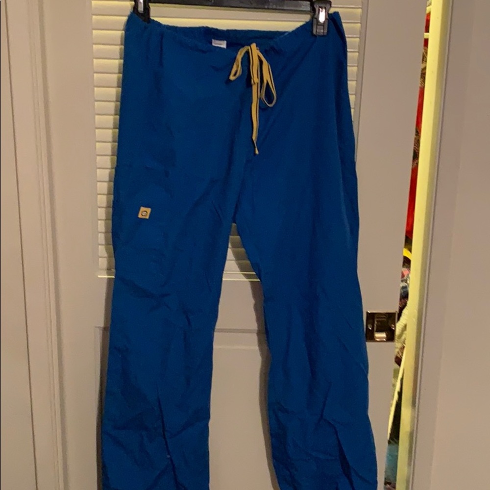 Wonder wink scrub pants